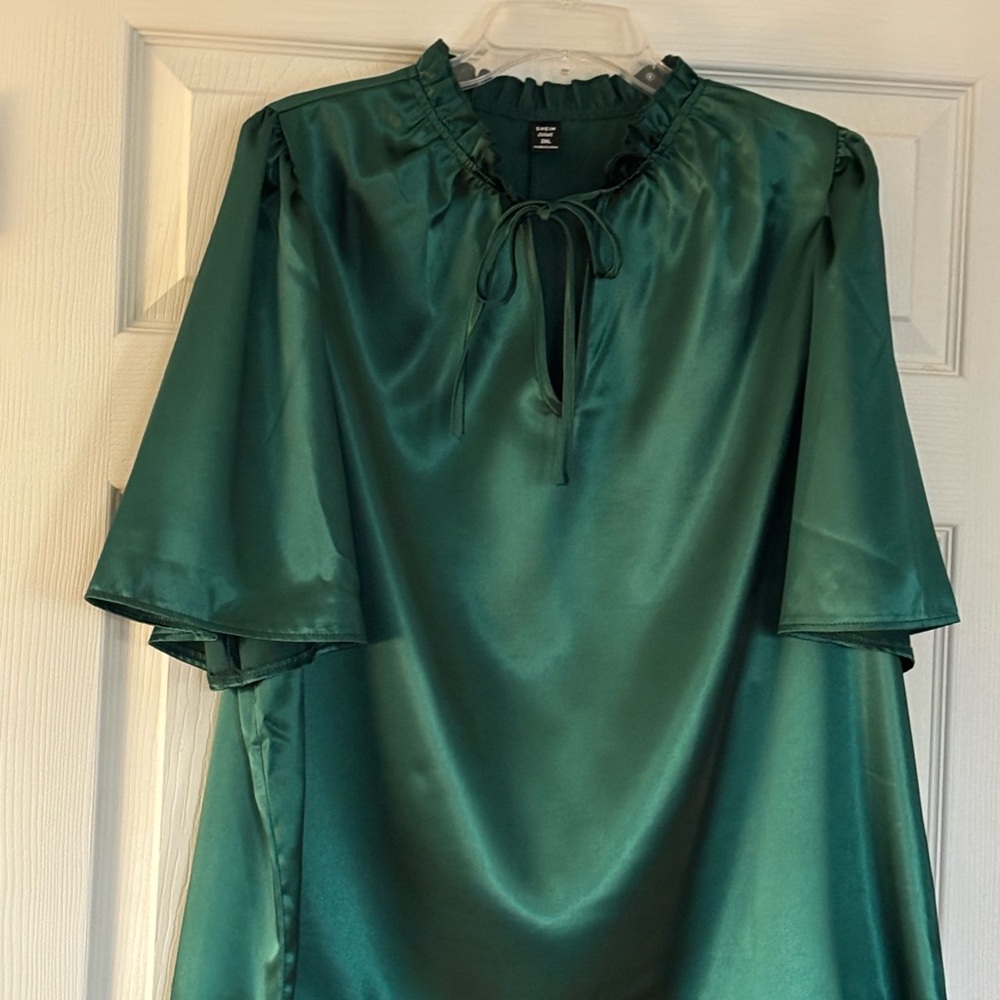NWOT Emerald Ruffle Trim Top